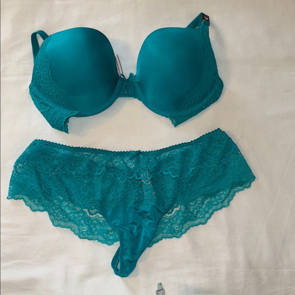 Victoria's Secret Teal Lace Dream Angels Push Up Bra & Matching Lace Panty Large